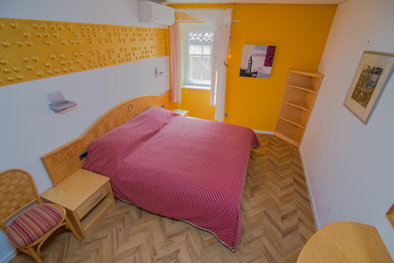Veli Lošinj Bed&Breakfast Saturn المظهر الخارجي الصورة